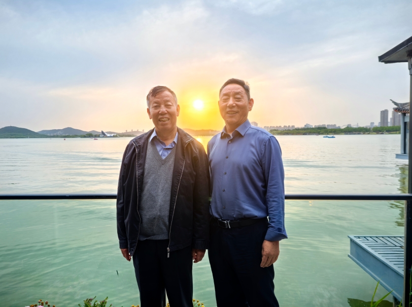 解放軍南京政治學院原政委文忠民將軍蒞臨我所調研指導